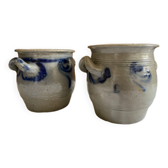 Pair of stoneware and blue pots Militaria