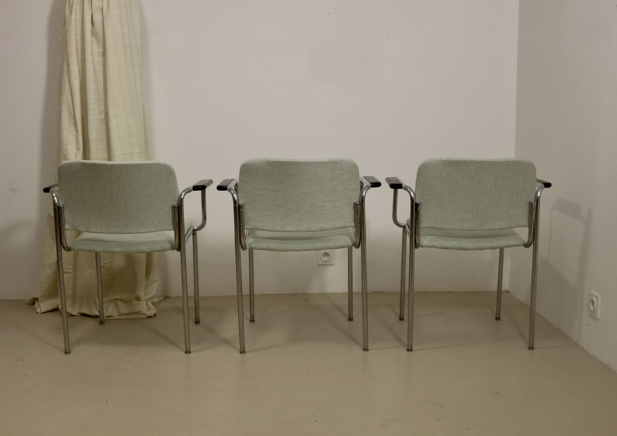 Set de 3 de chaises tubulaires en acier chromé, datant de 1970.Ref Amanda