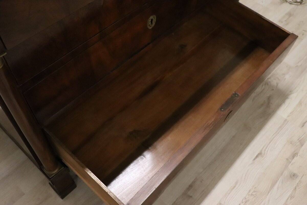 Commode antique Empire en noyer, Italie, début du XIXe siècle
