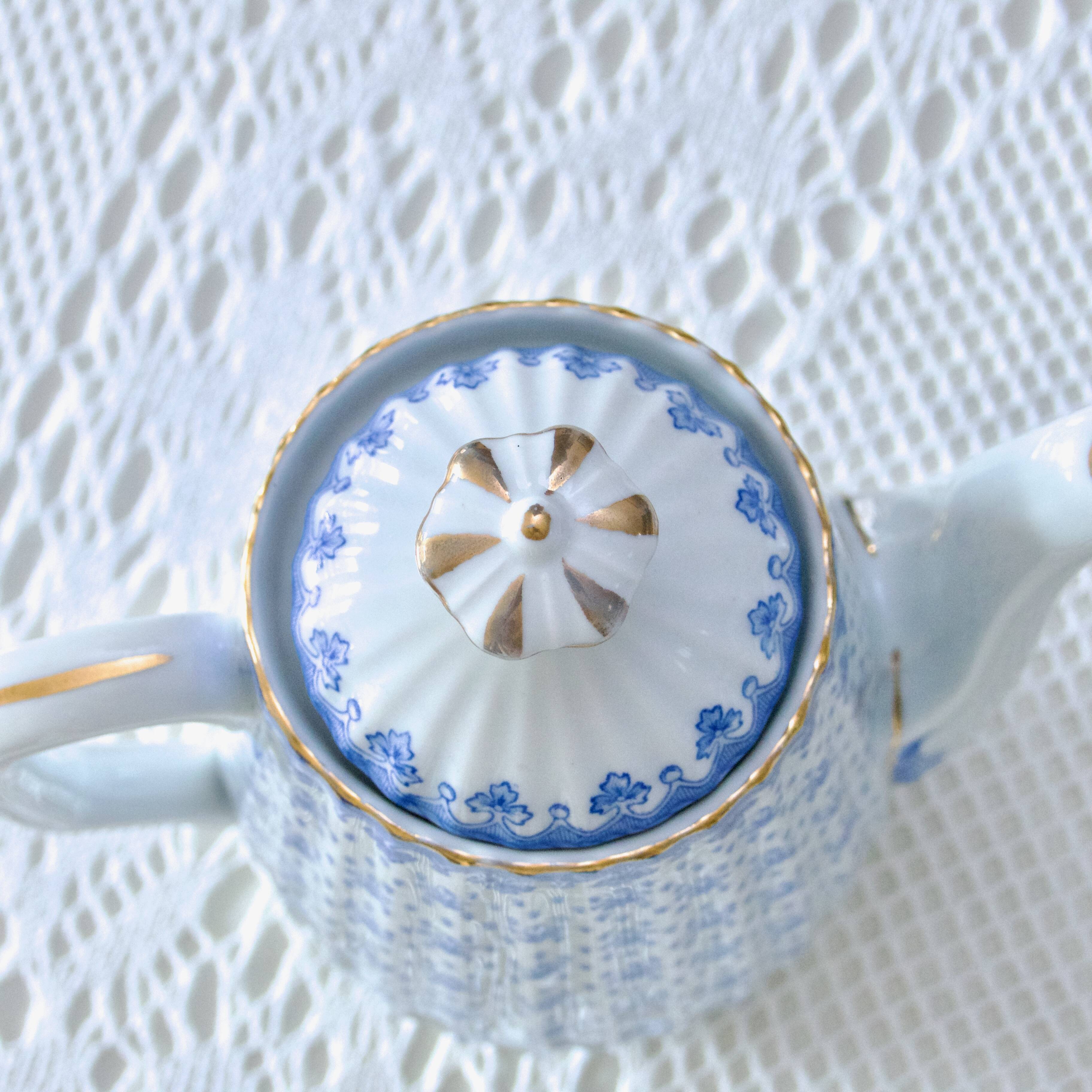 Large 1909 Oscar Shaller Fleur de Lys Porcelain Coffee Pot