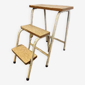 Vintage folding stool / kitchen step / mini ladder