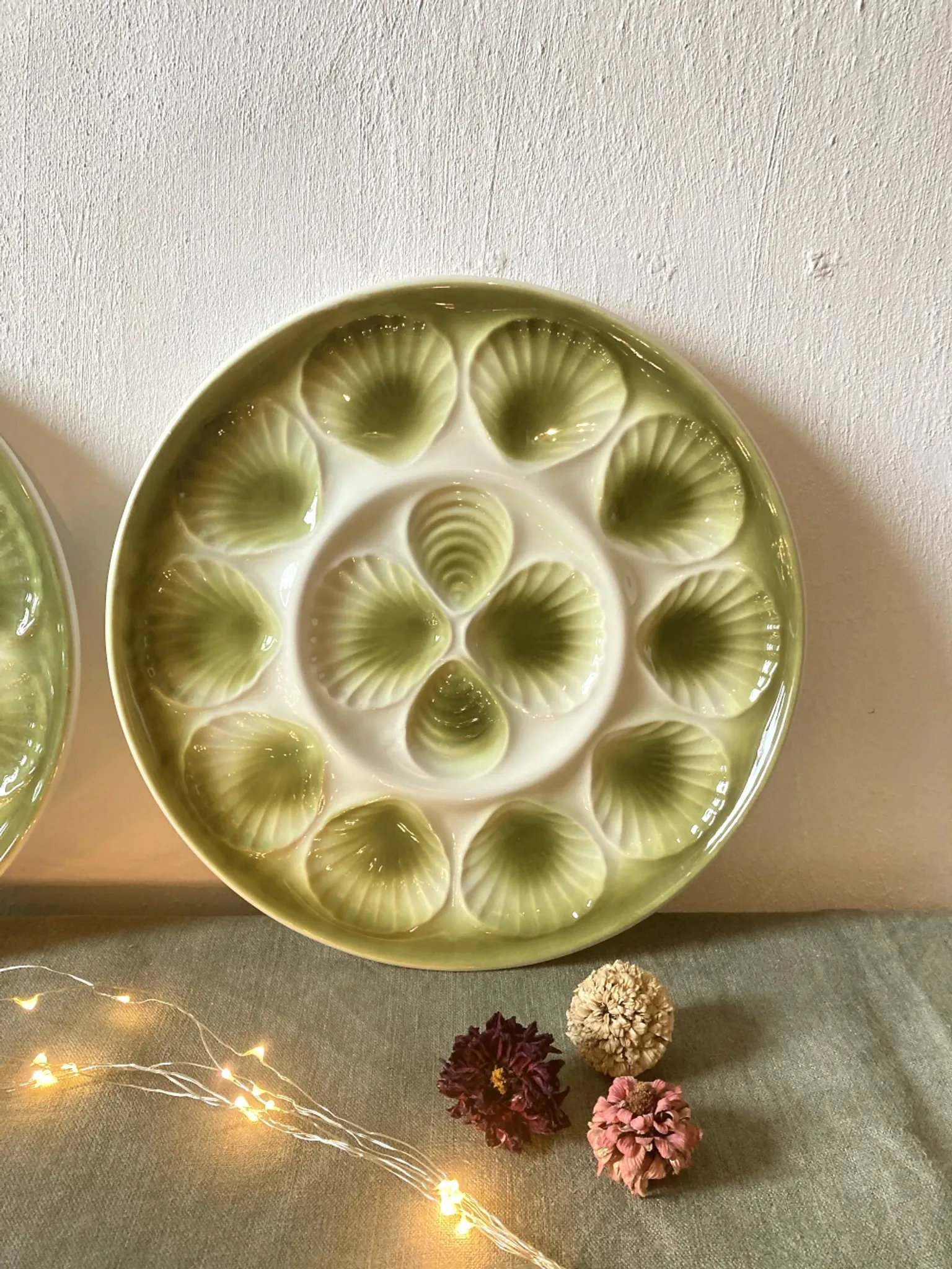 Oyster service Moulin des Loups – 8 plates and 2 dishes, 1970s