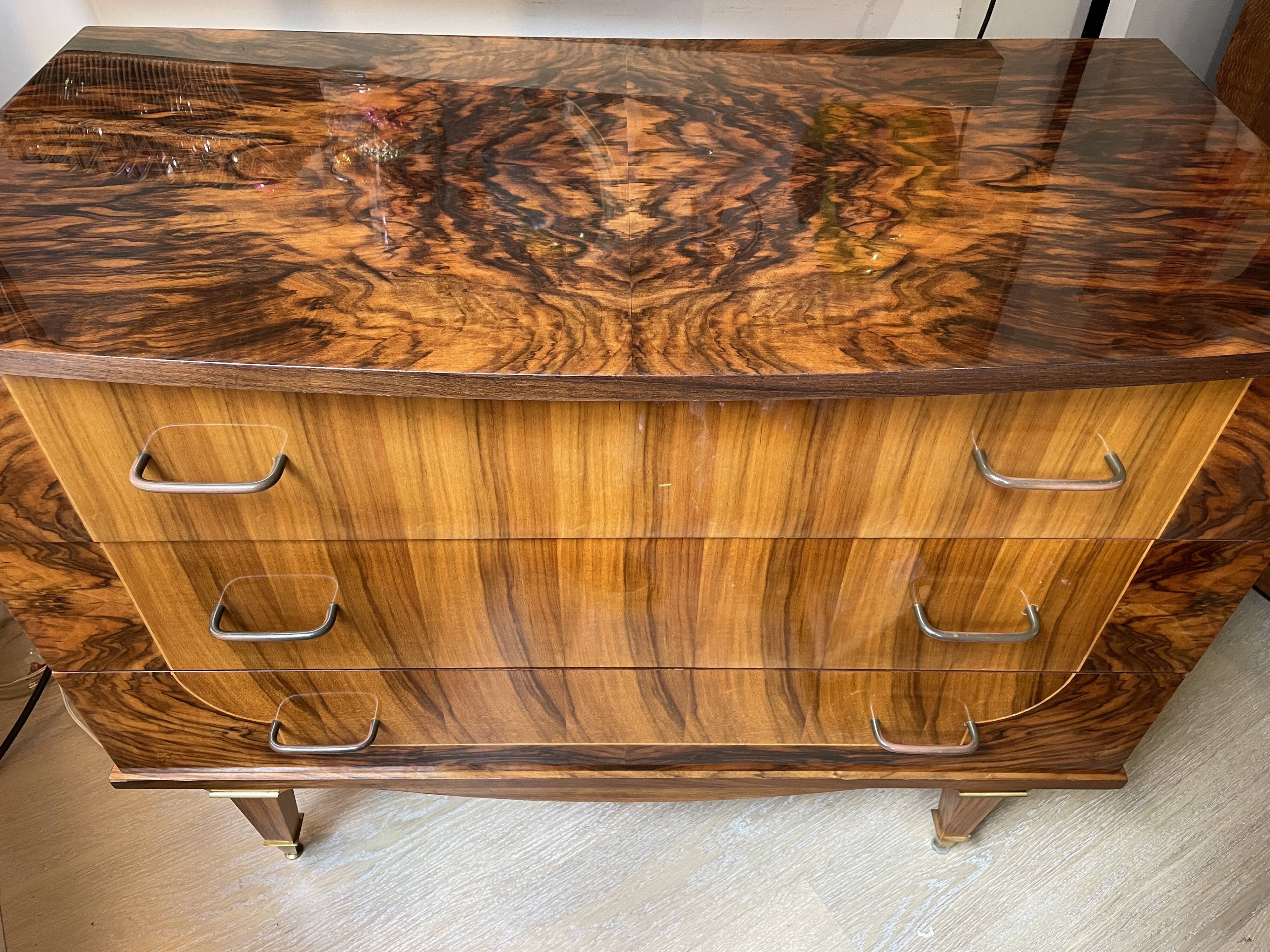 Art deco dresser has 3 drawers 1930/1940