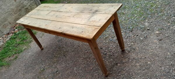Table de ferme sapin