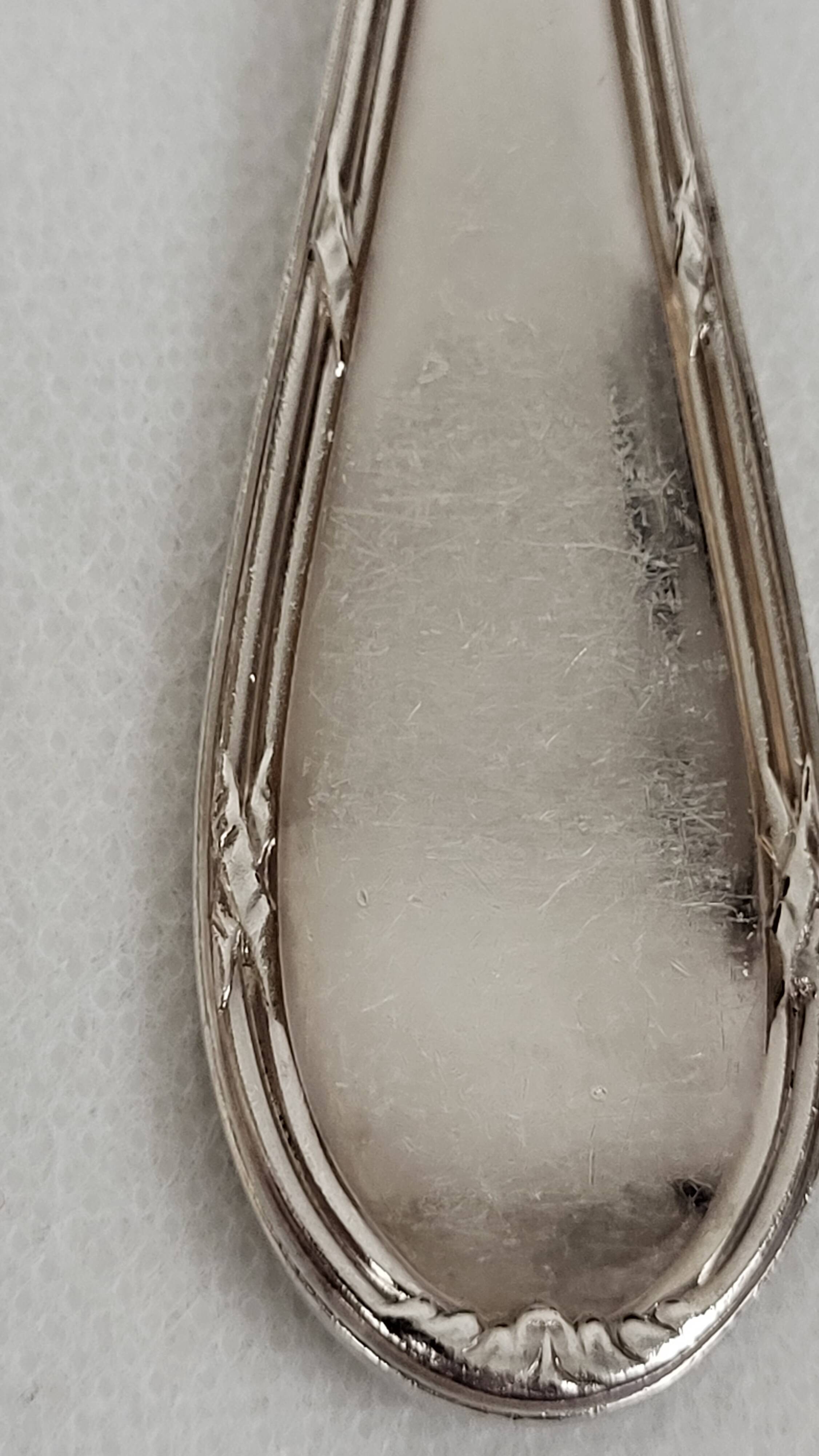 Ménagère en métal argenté 61 pièces