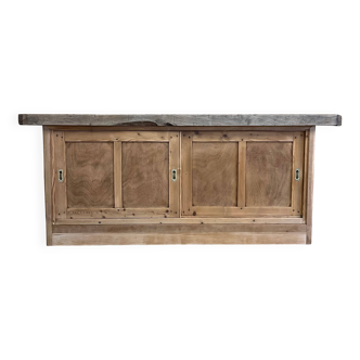 Établi avec portes coulissantes