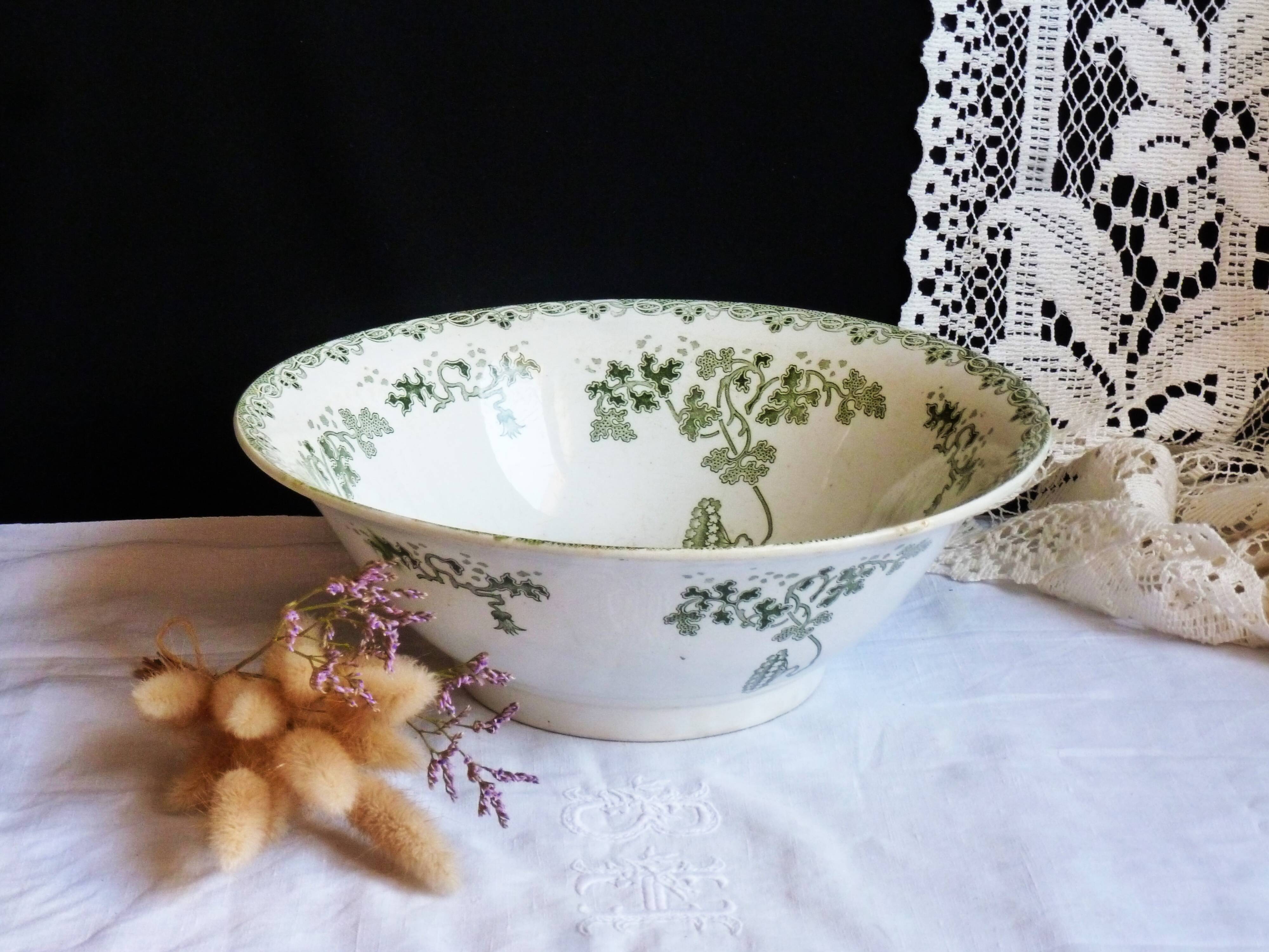 Ceramic fruit bowl, ceramic compote dish, fruit basket.