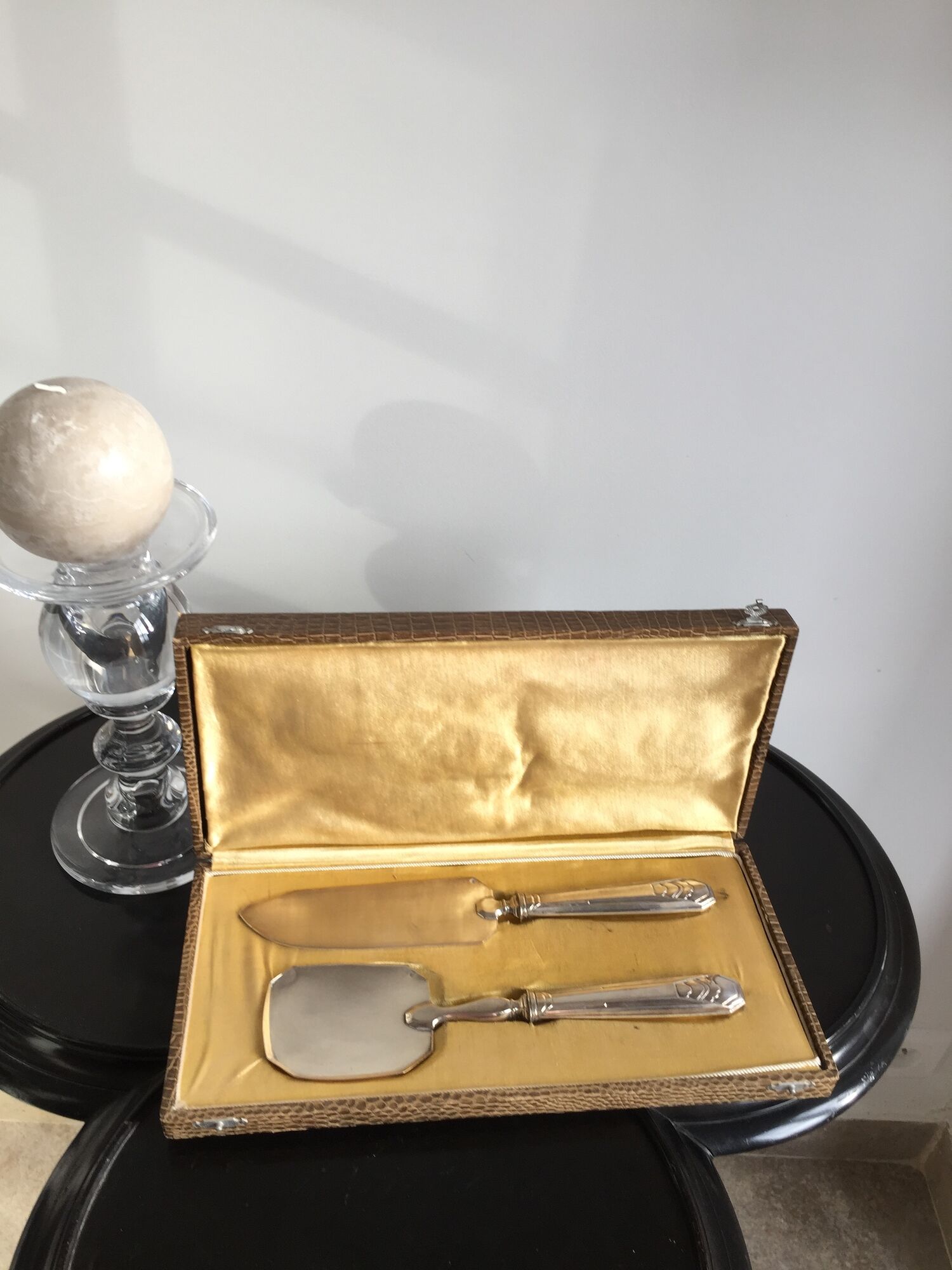 Art Deco dessert service covers in silver metal