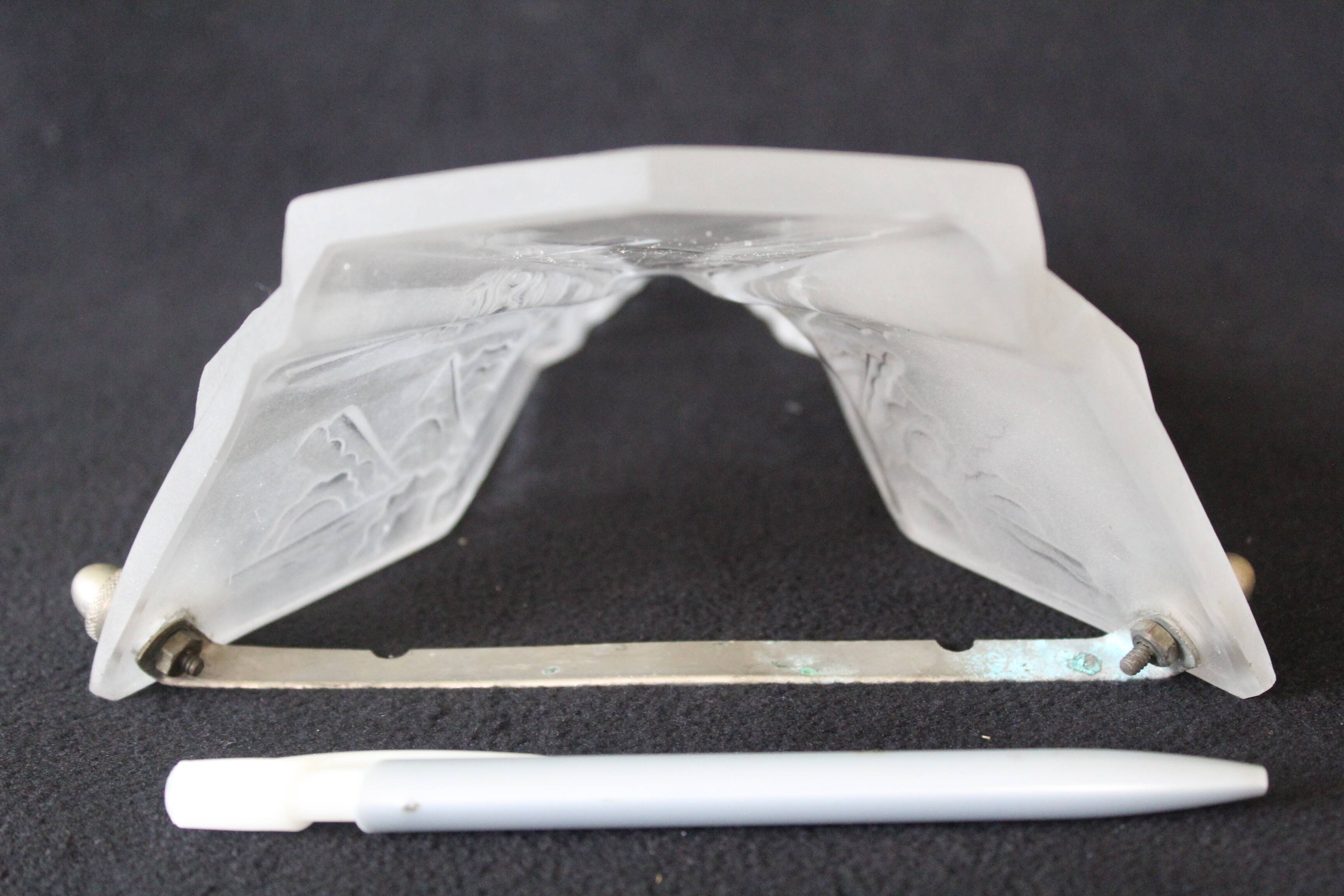 Grand abat-jour Art Déco en verre dépoli, motif floral géométrique