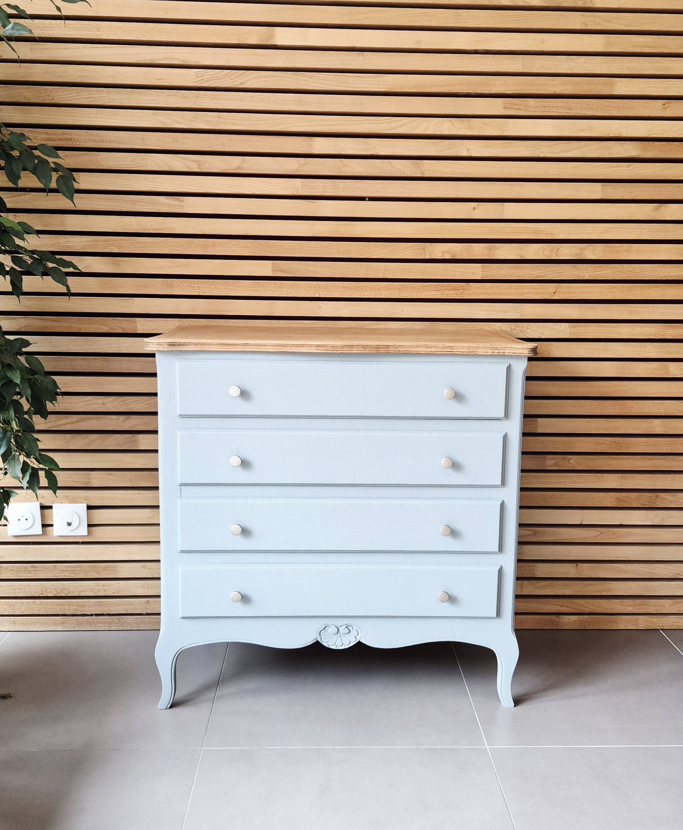 Vintage chest of drawers