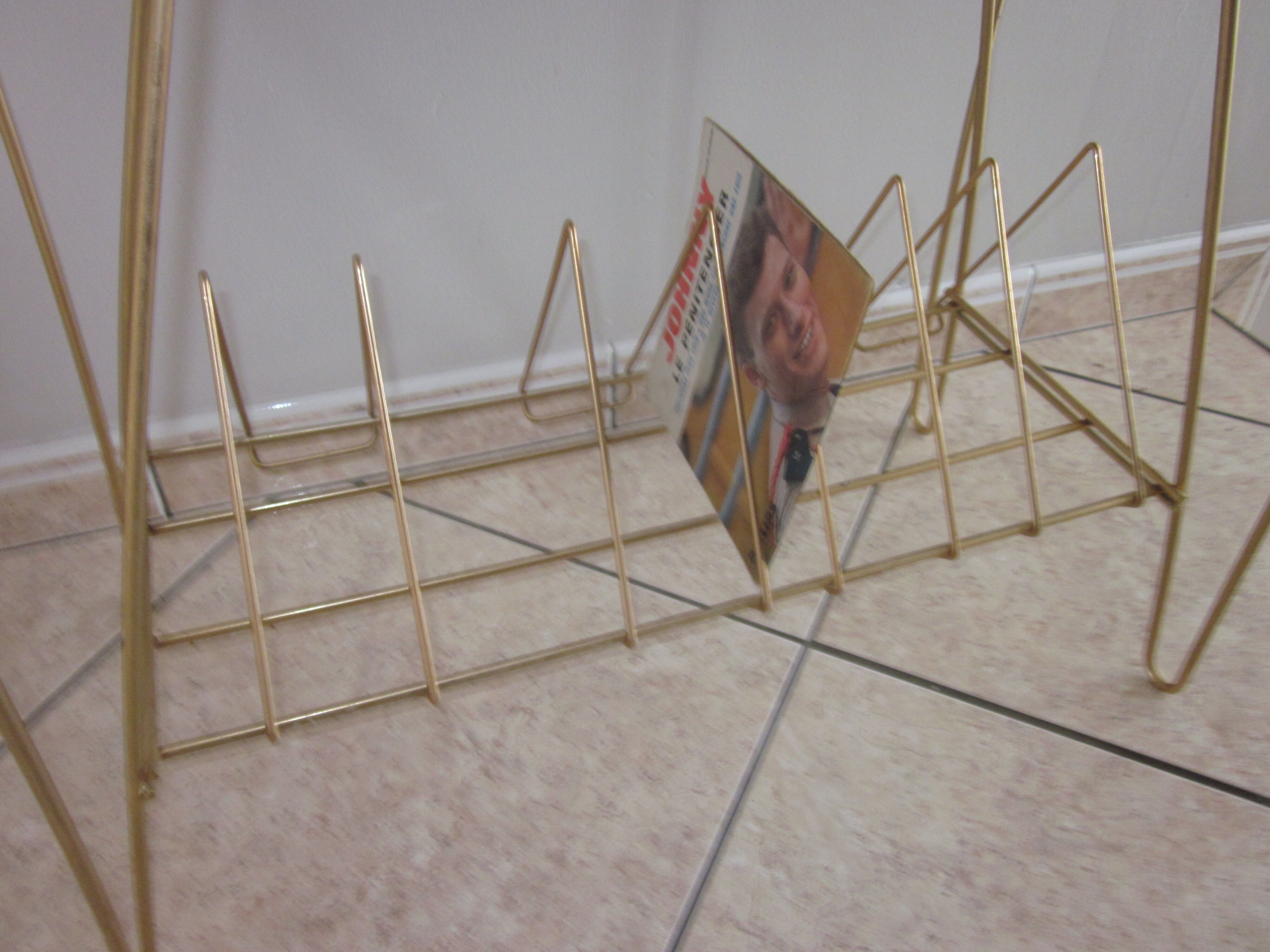 Table vinyls holder of the 50