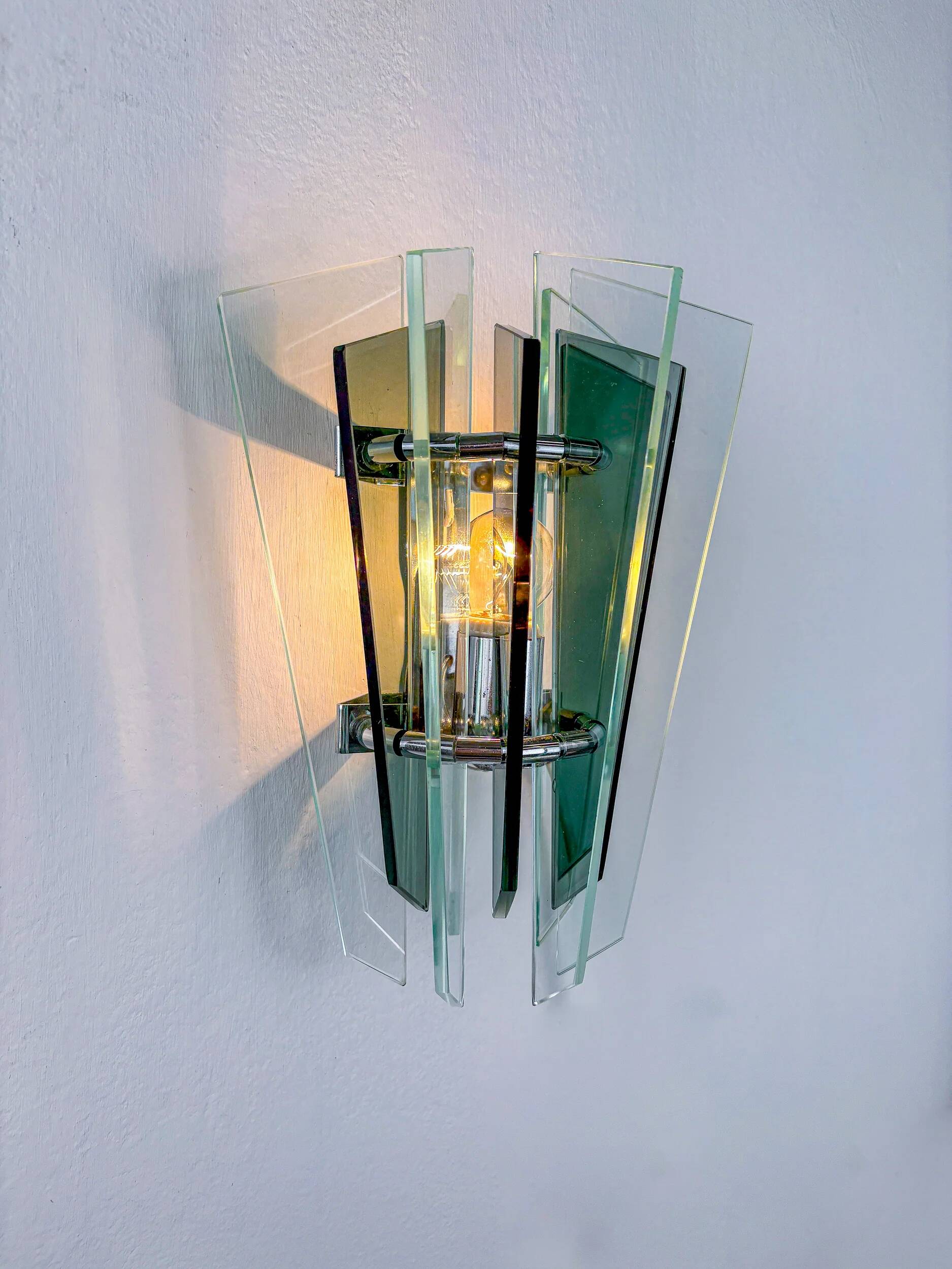 Paire d'appliques murales Veca – verre de Murano découpé vert, Italie 1970