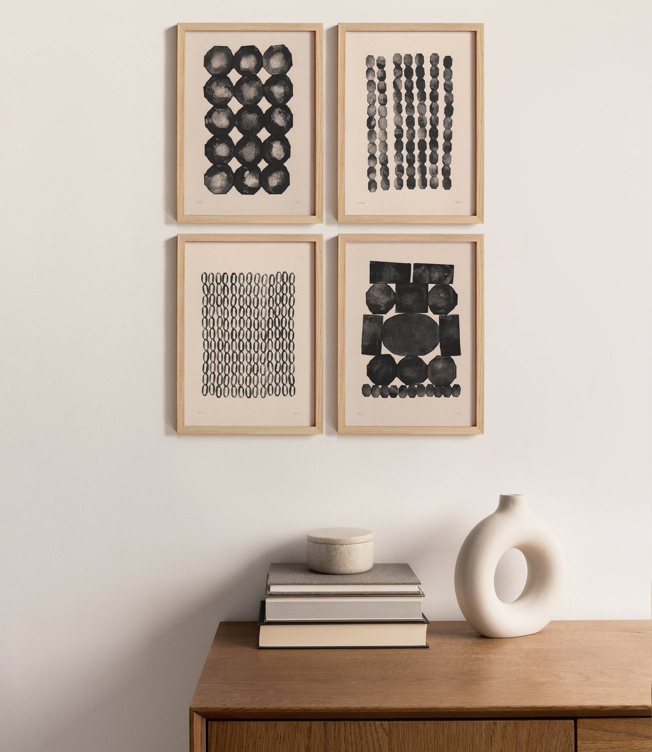 Collection de 4 peintures abstraites noires sur papier signées eawy