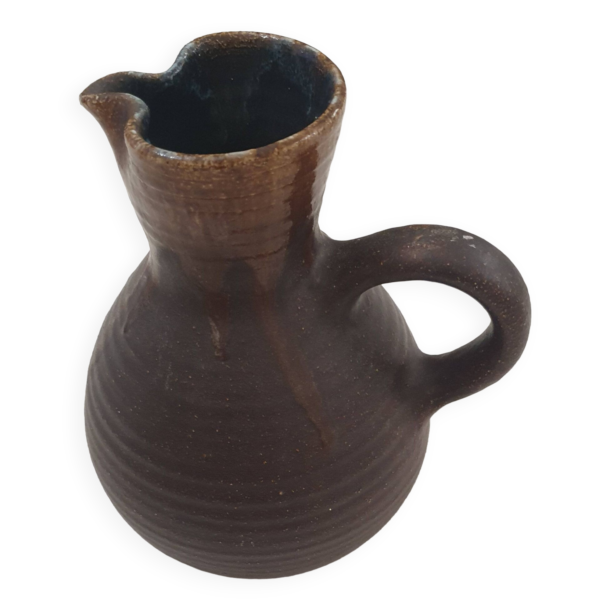 Artisanal jug with flamed interior