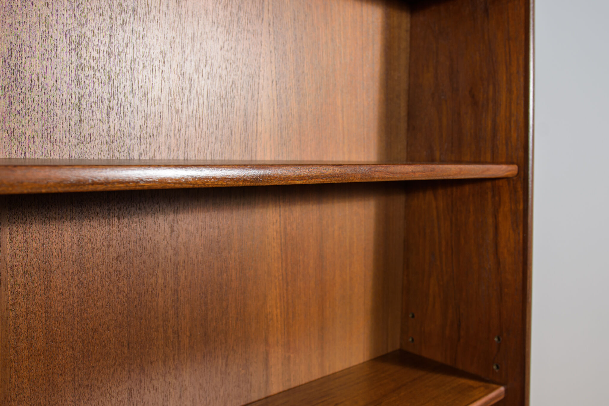 Mid-century teak shelf with pull-out top, Denmark, 1960s