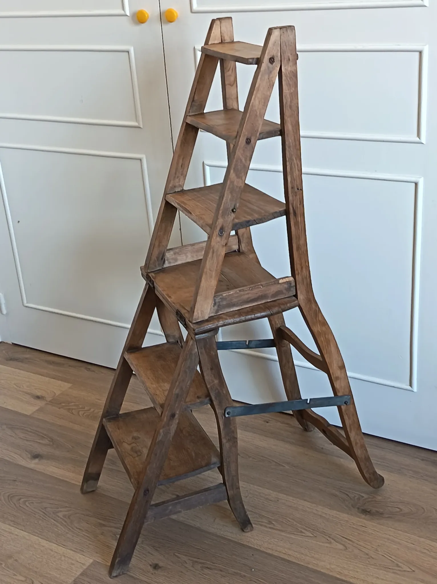 Folding step stool with 6 steps