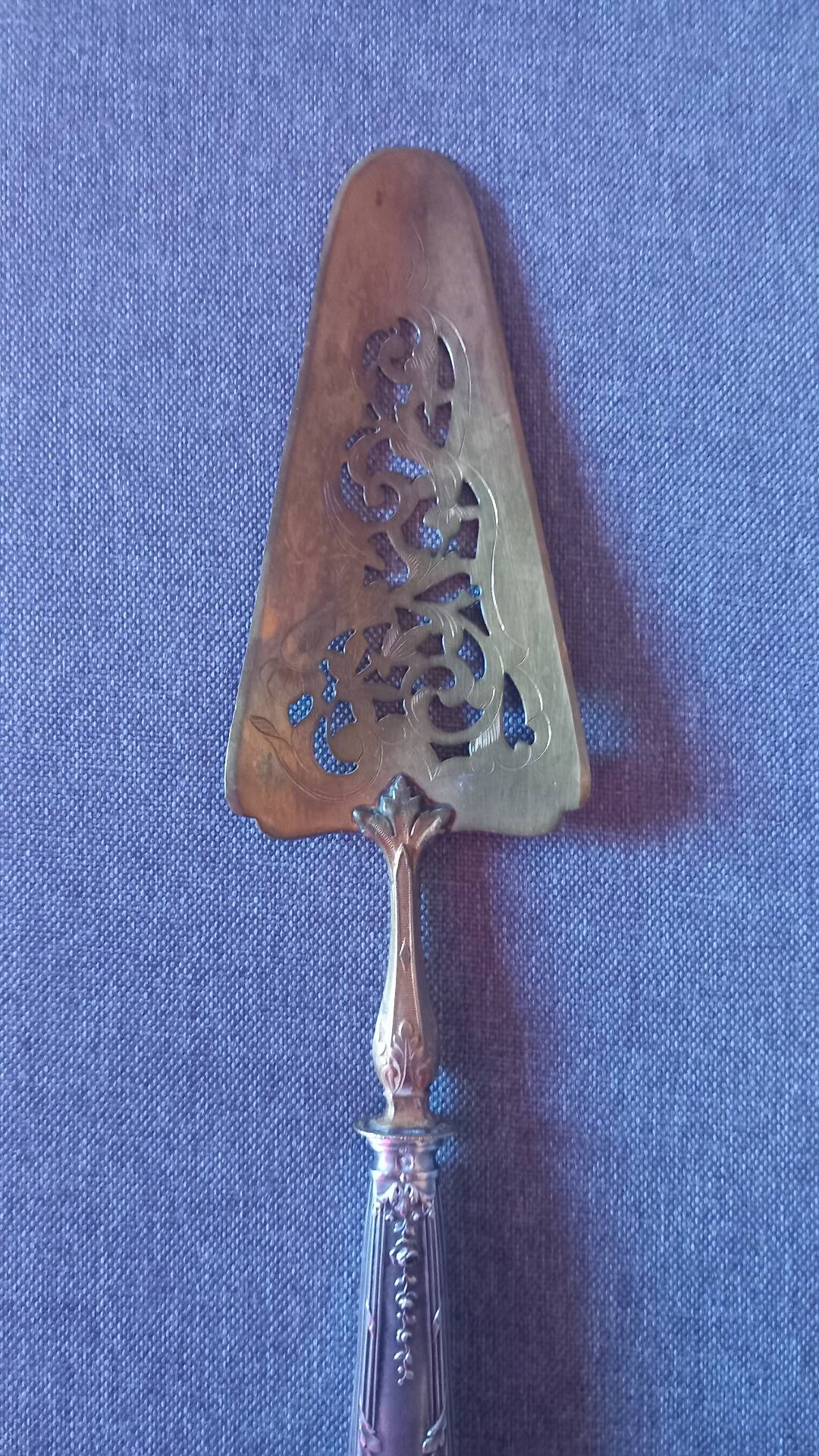 Silver and vermeil openwork art nouveau pie server