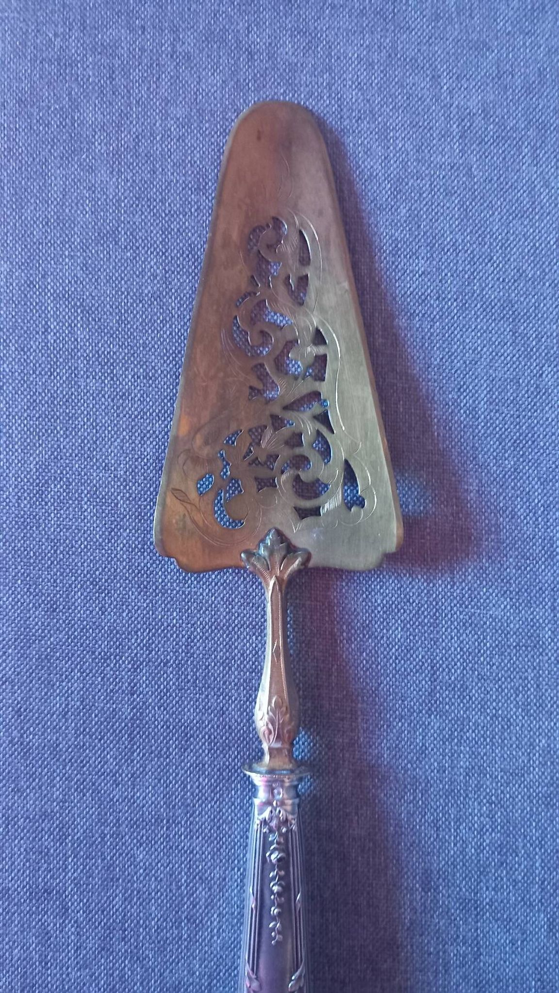 Silver and vermeil openwork art nouveau pie server