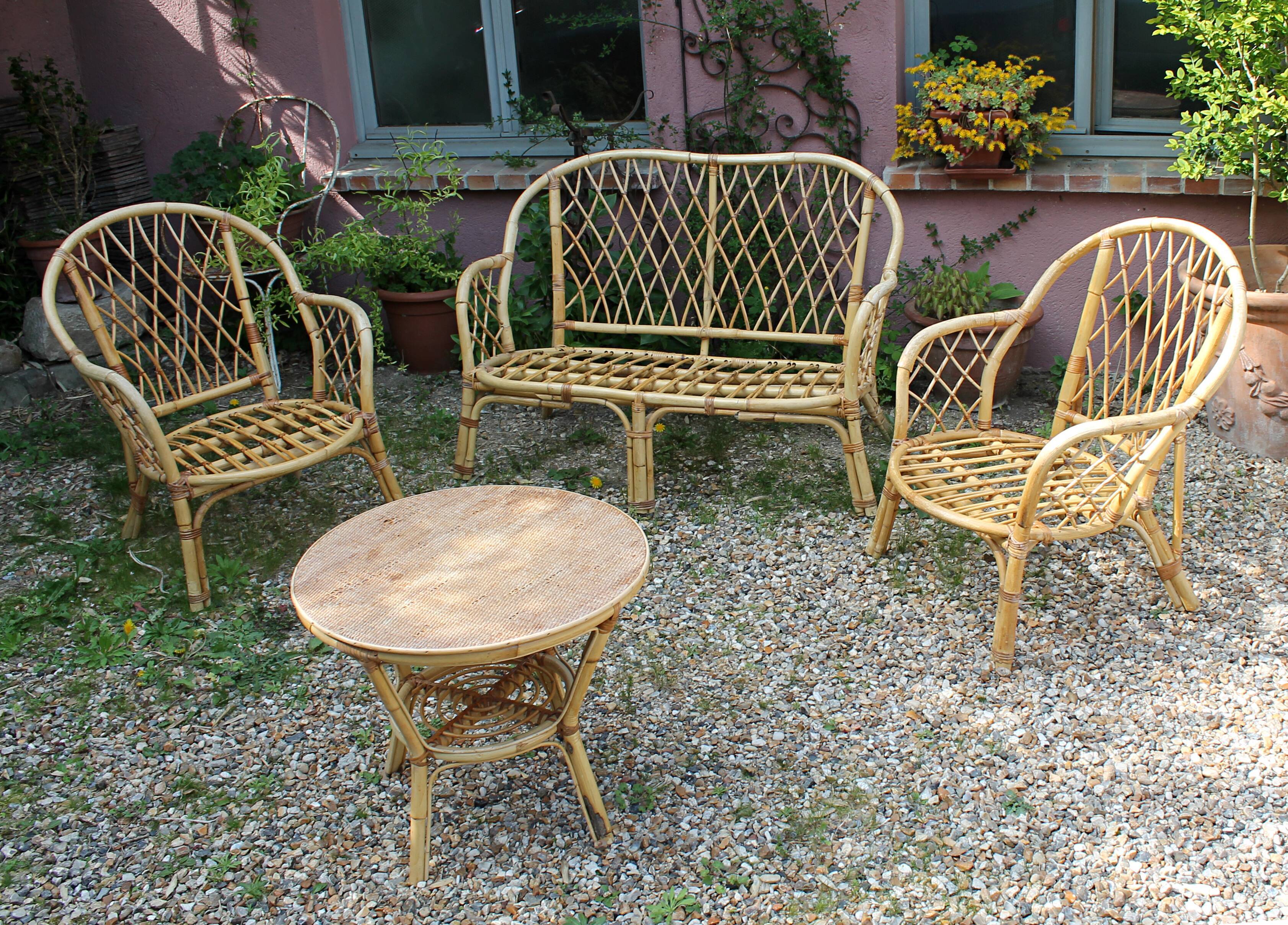 Lounge in rattan and bamboo