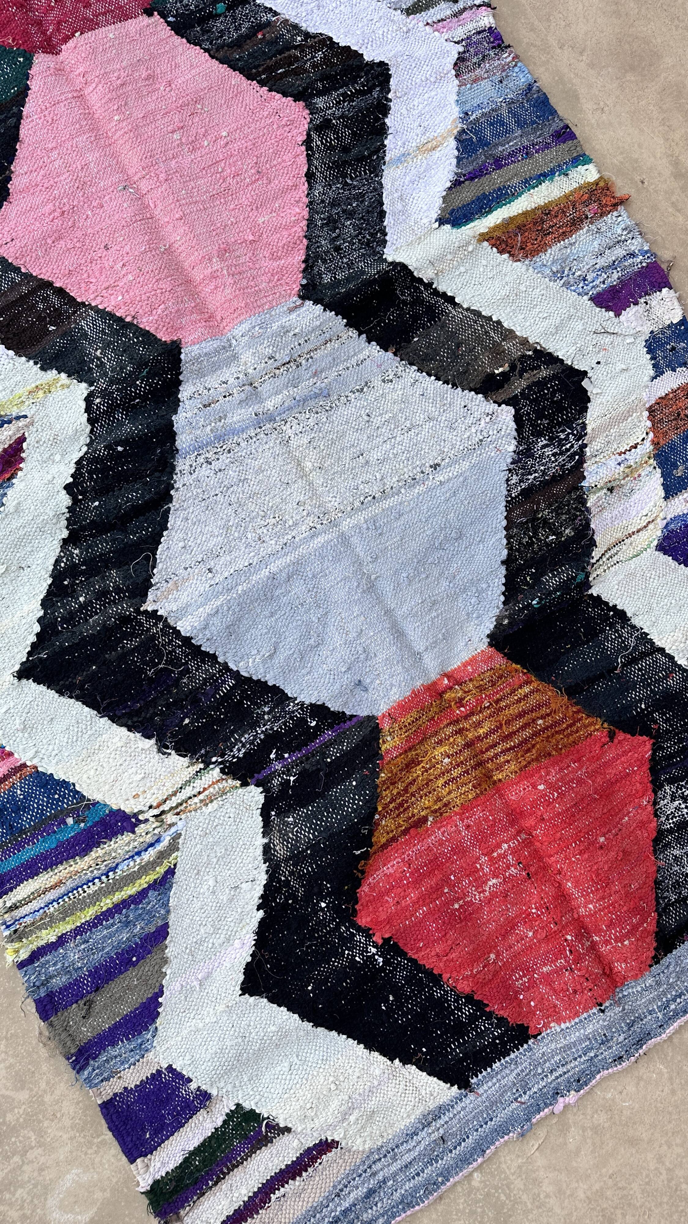 Colorful Moroccan rug - 125 x 214 cm