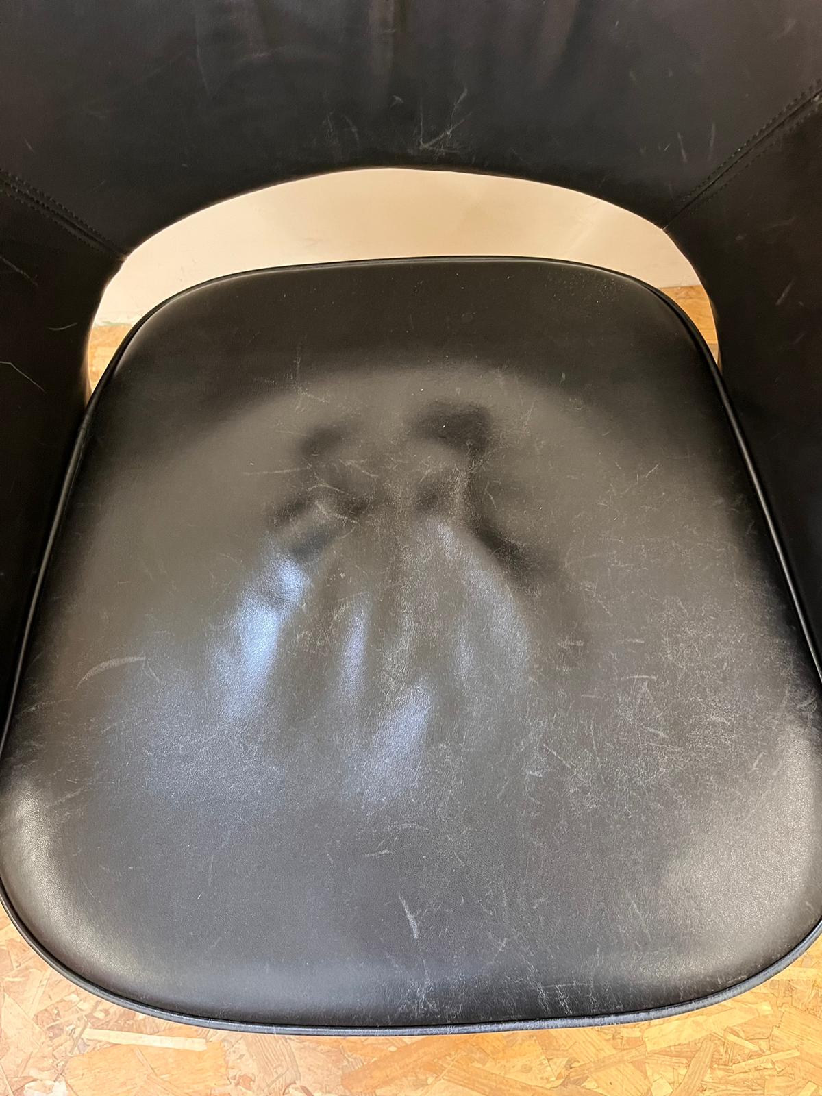 Two armchairs by Eero Saarinen for Knoll international