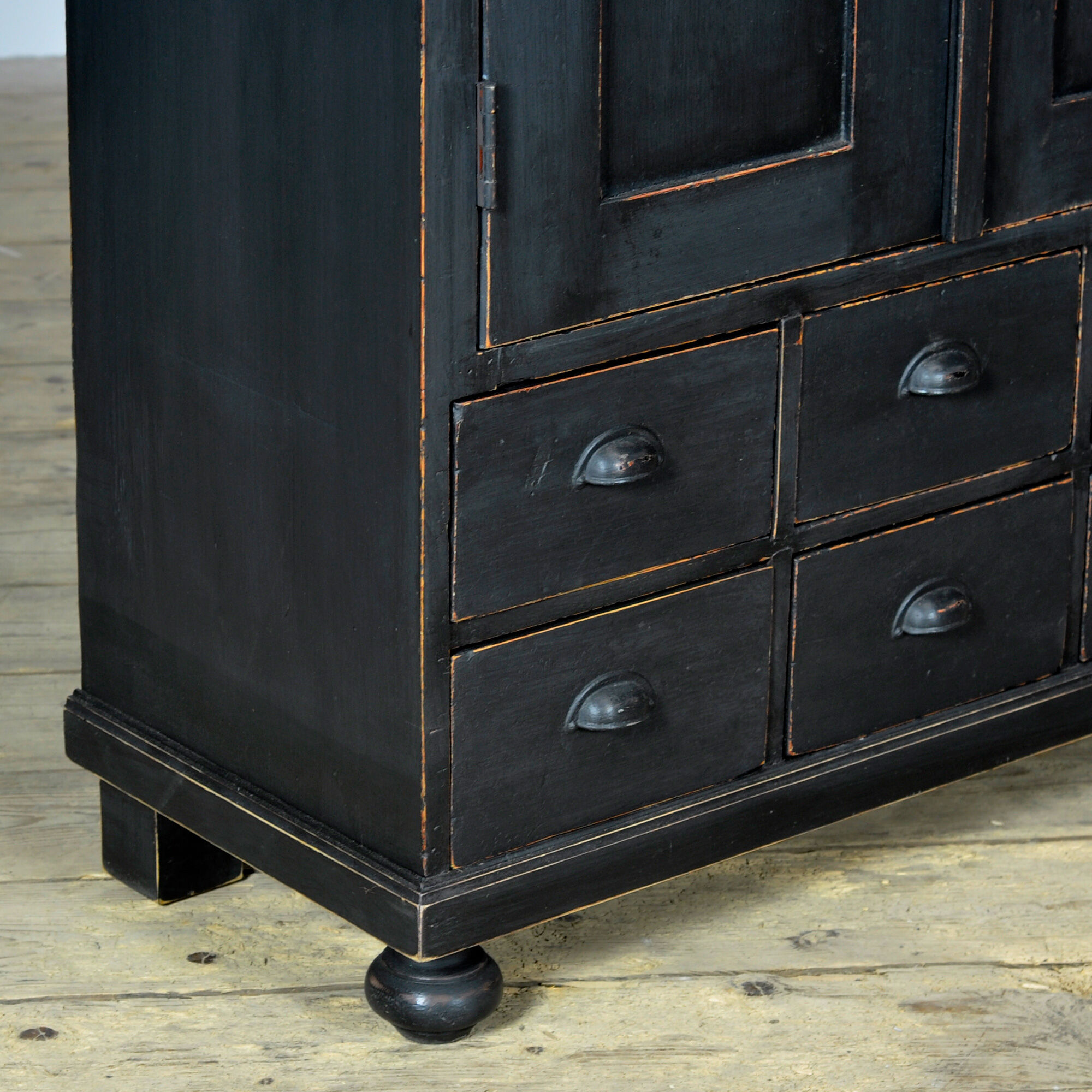 Pine cabinet with 6 drawers, circa 1920
