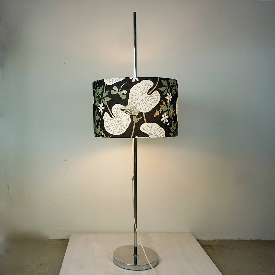 Lampadaire en chrome des années 50 avec abat-jour réglable