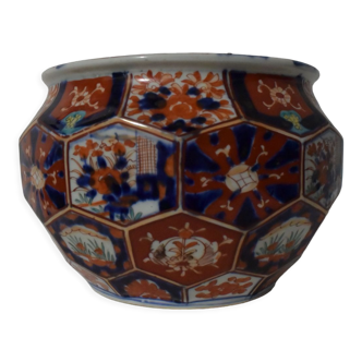 Imari hides pot with a hundred facets Japan