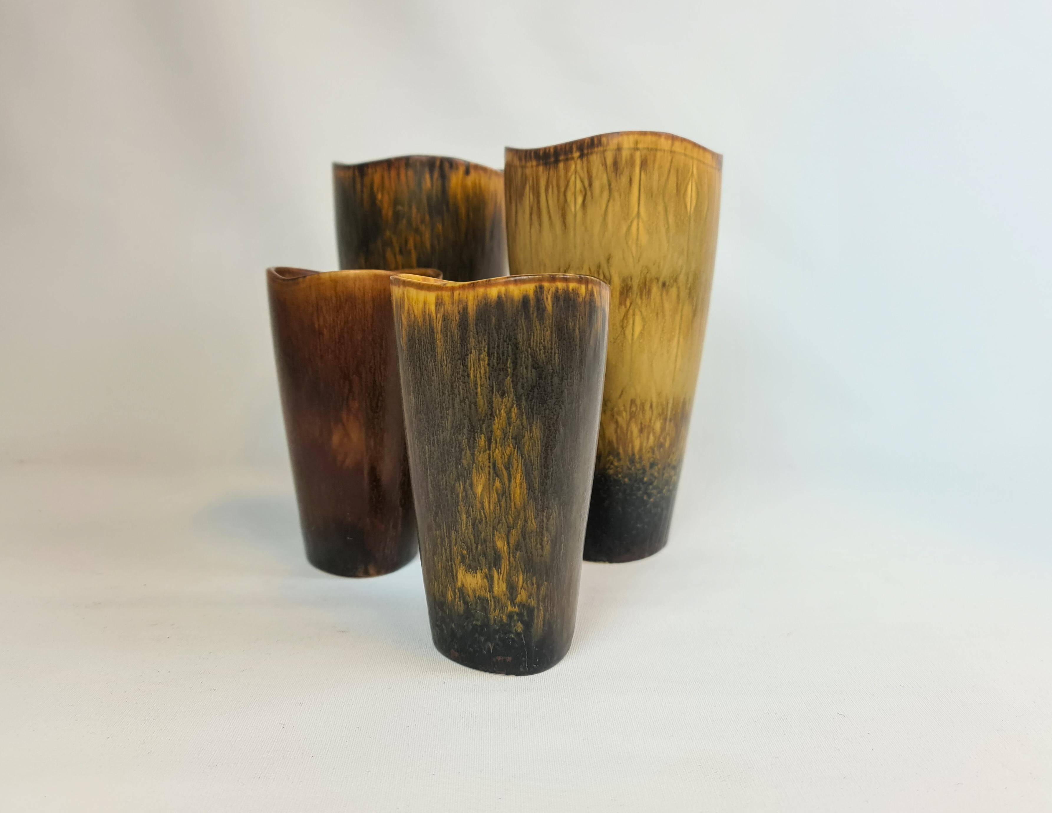 Set de 4 vases en céramique de style moderne du milieu du siècle Gunnar Nylund Rörstrand Suède