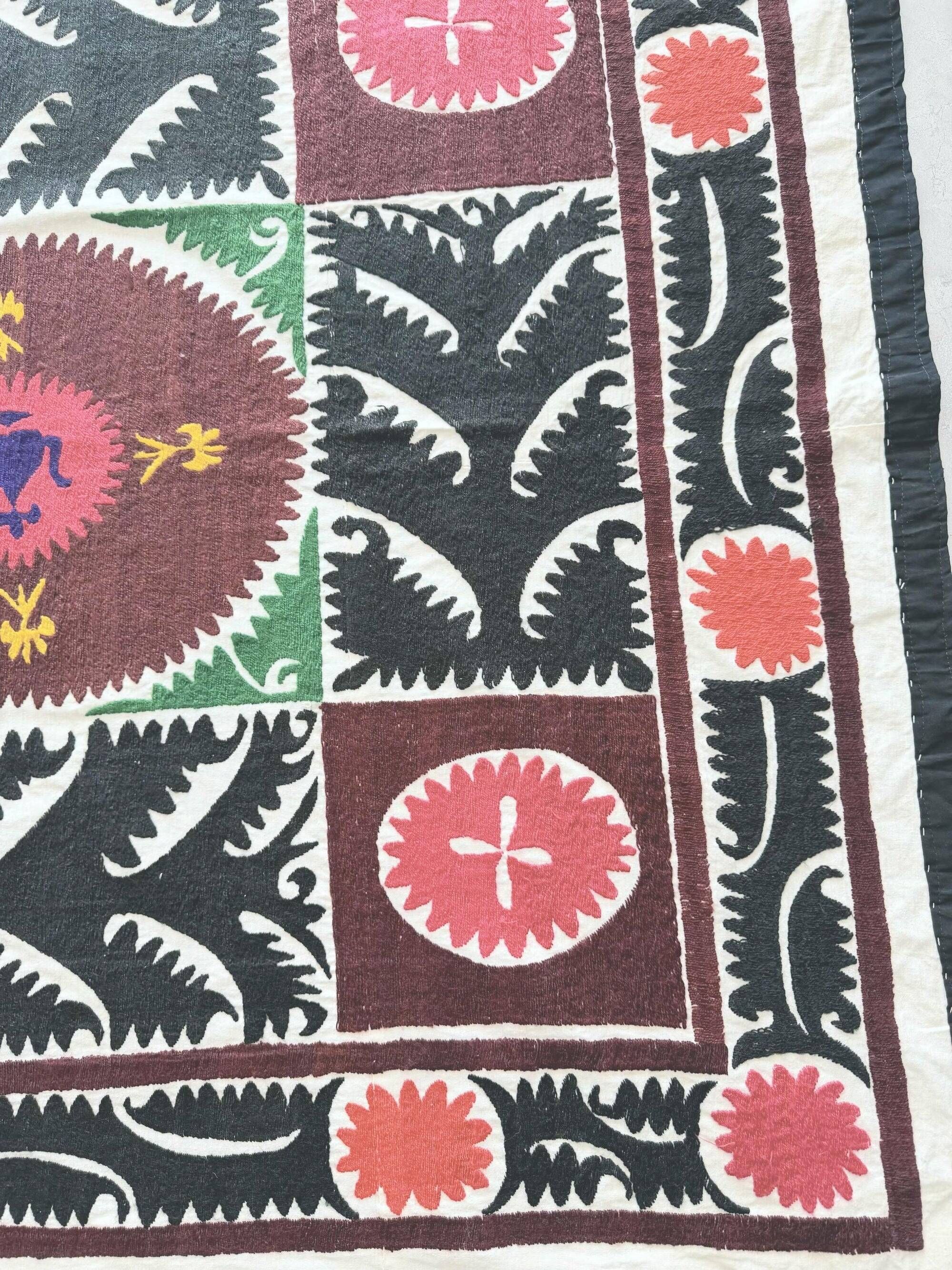 Vintage hand-embroidered tablecloth 116x116 cm