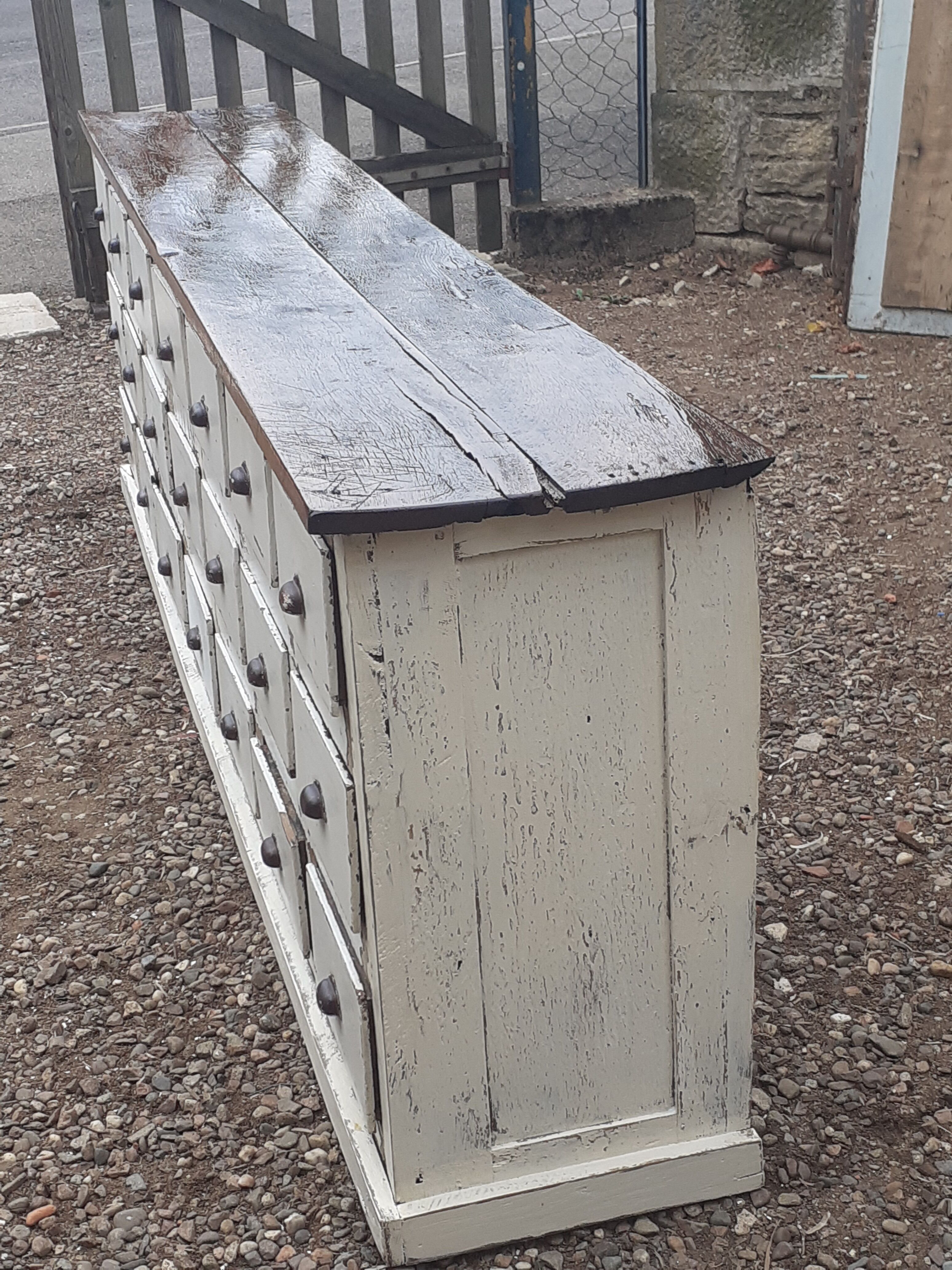 Loom cabinet with drawers