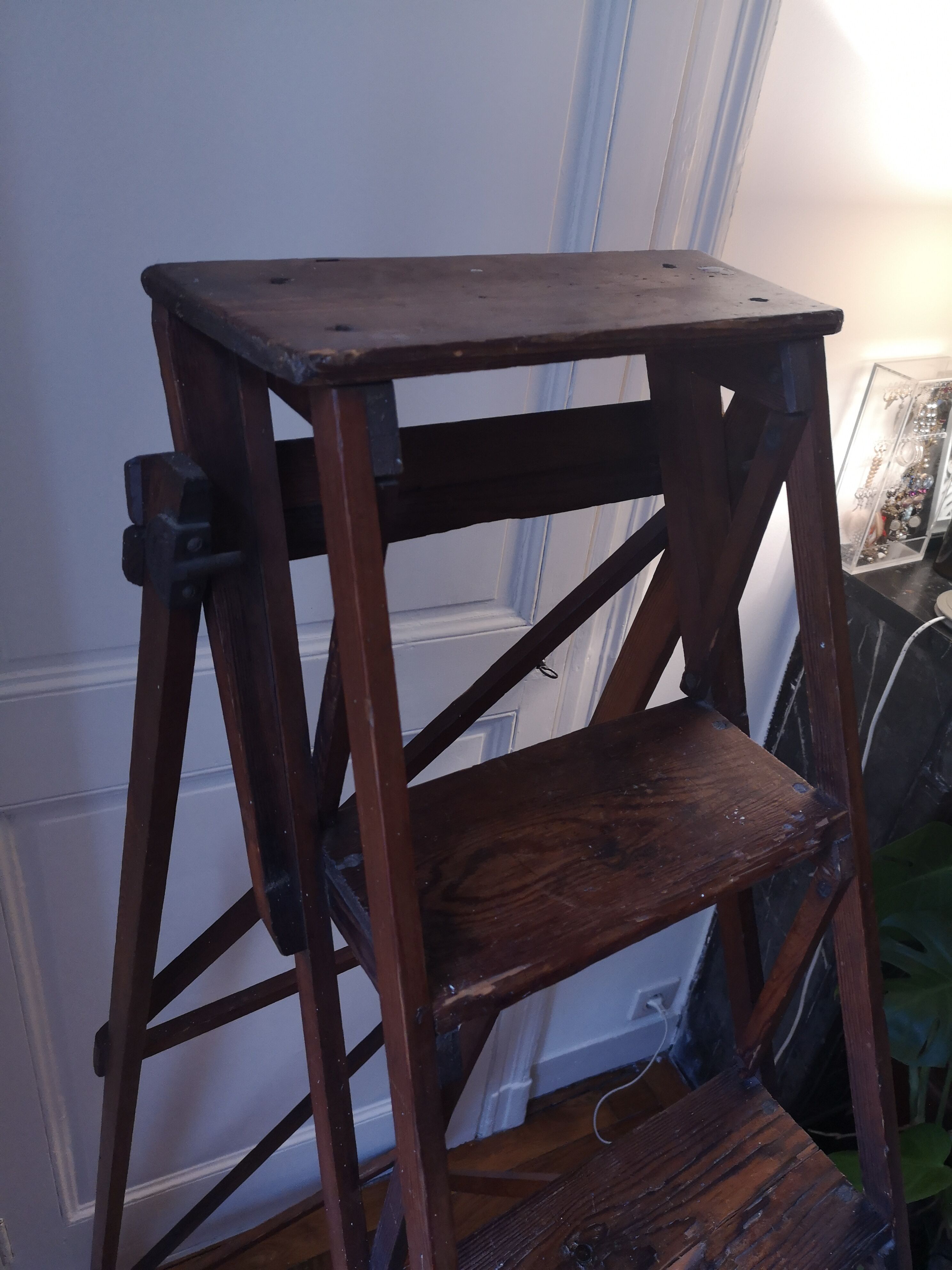 Stool wood