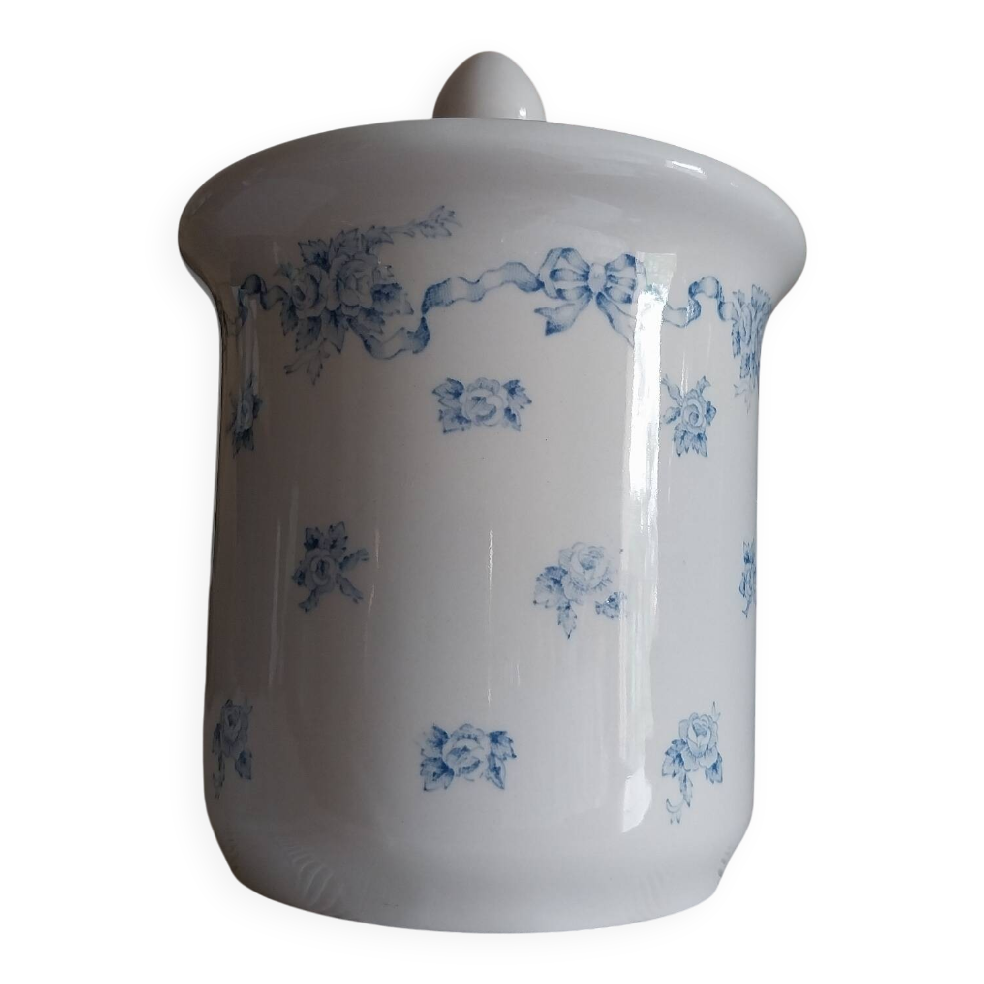 Large English earthenware pot by Laura & Ashley