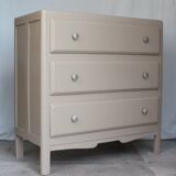 The 1940s vintage Dresser