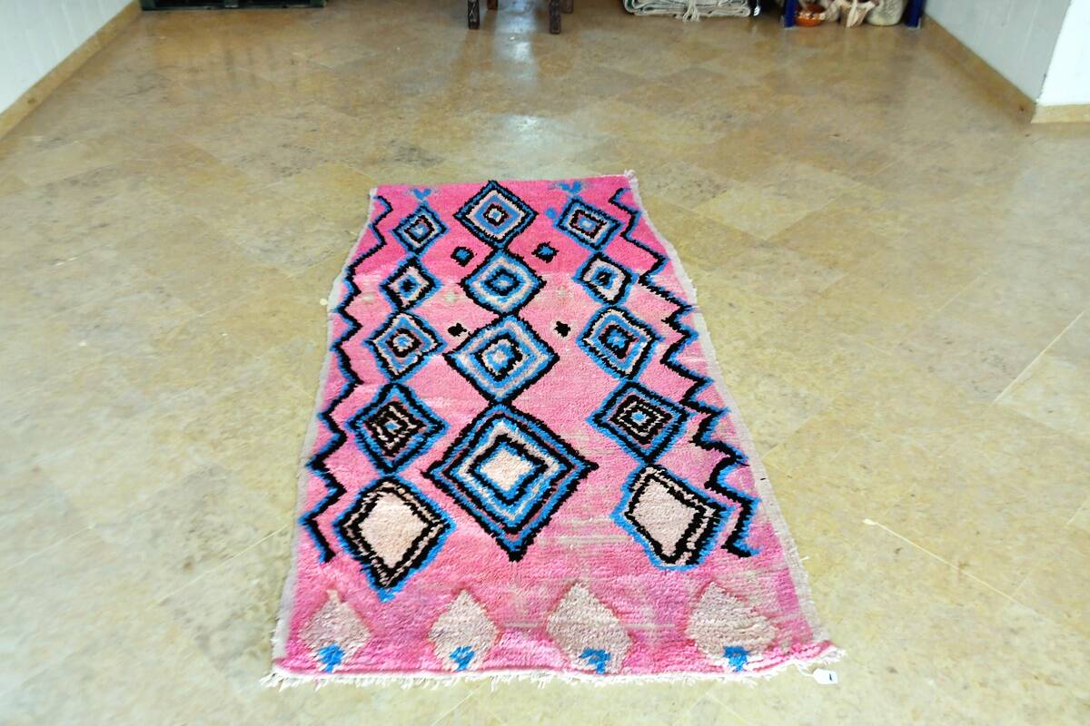 Boujaad vintage Moroccan Berber rug 212 x 105 cm