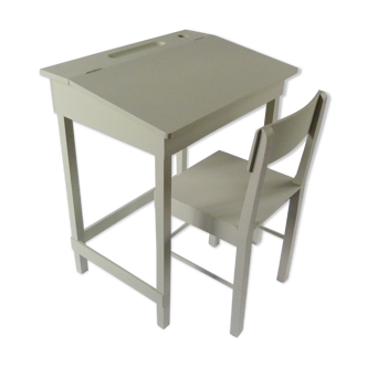 Set desk and his chair