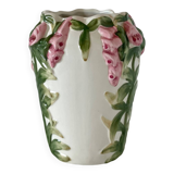 Slip vase.