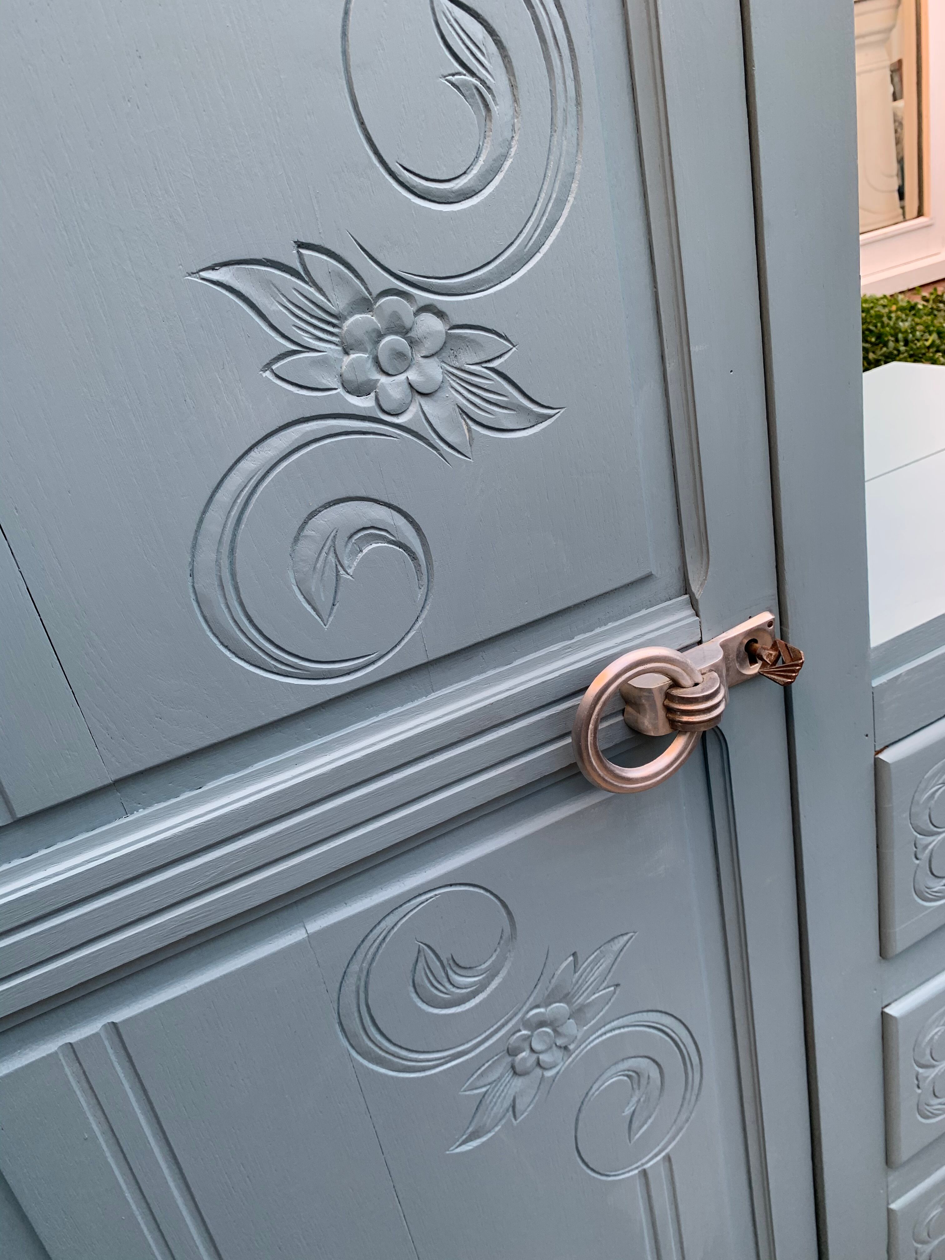 Asymmetrical Parisian wardrobe