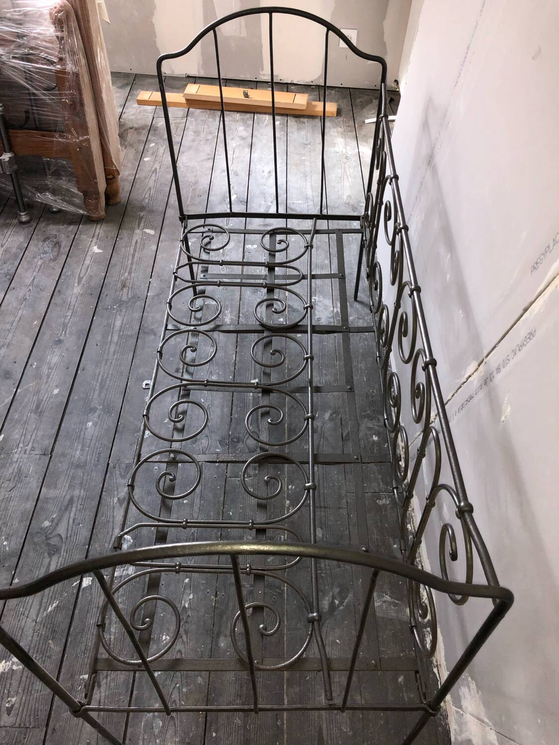 Children's iron bed