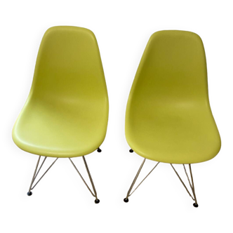 2 Eames Chairs by Vitra
