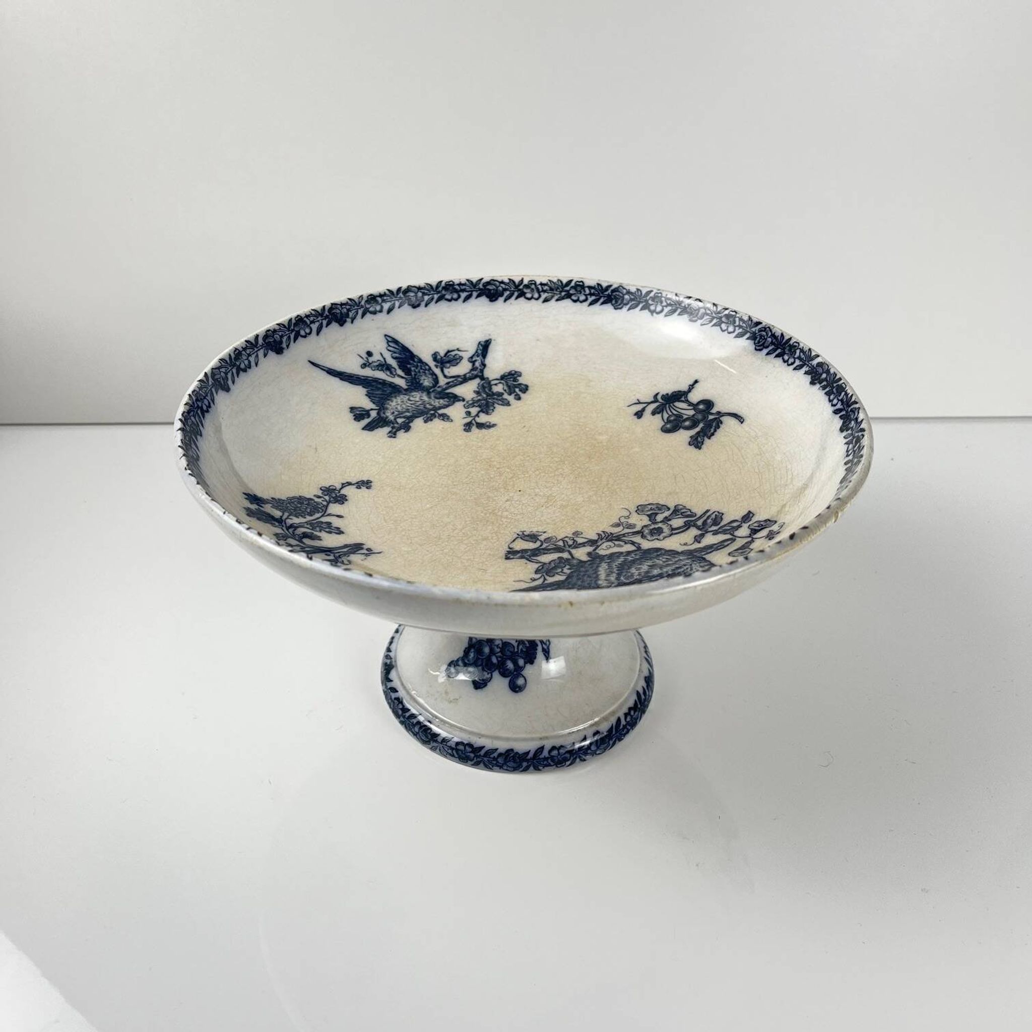 Compotier terre de Fer Pexonne, motif oiseau bleu fin XIXe