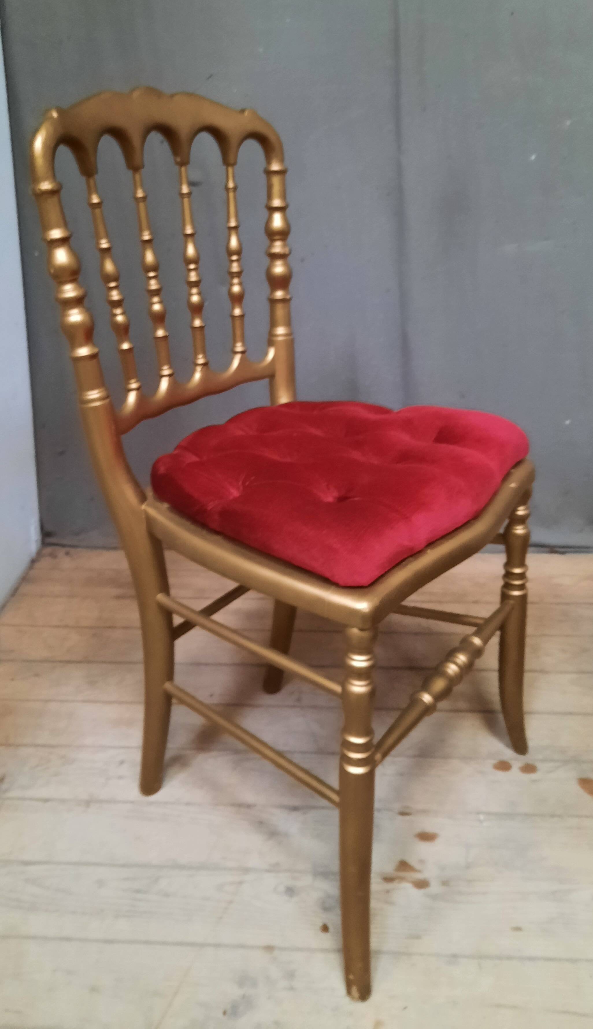 6 chaises de théâtre style Napoléon IIII