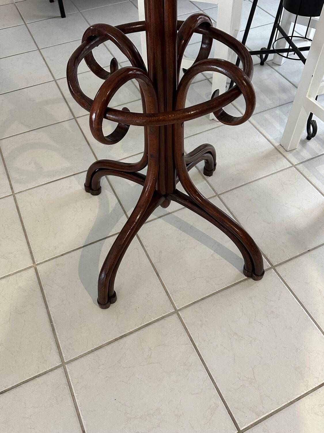 Parrot coat rack Thonet 1920s