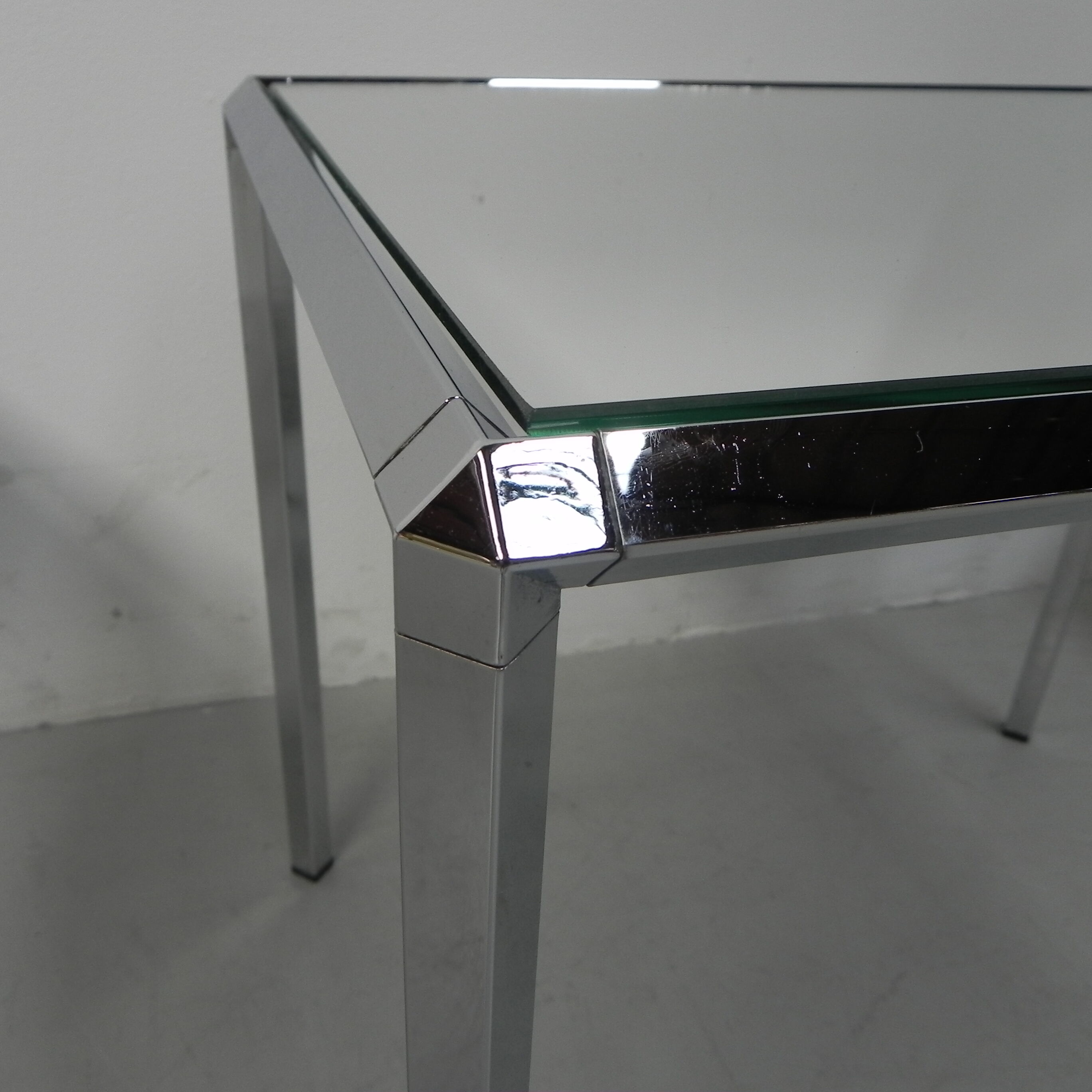 3 nesting tables with mirror glass