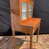 Happiness of the day in Louis XVI-era mahogany