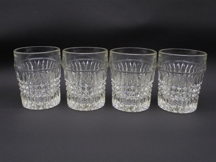 4 whisky glasses