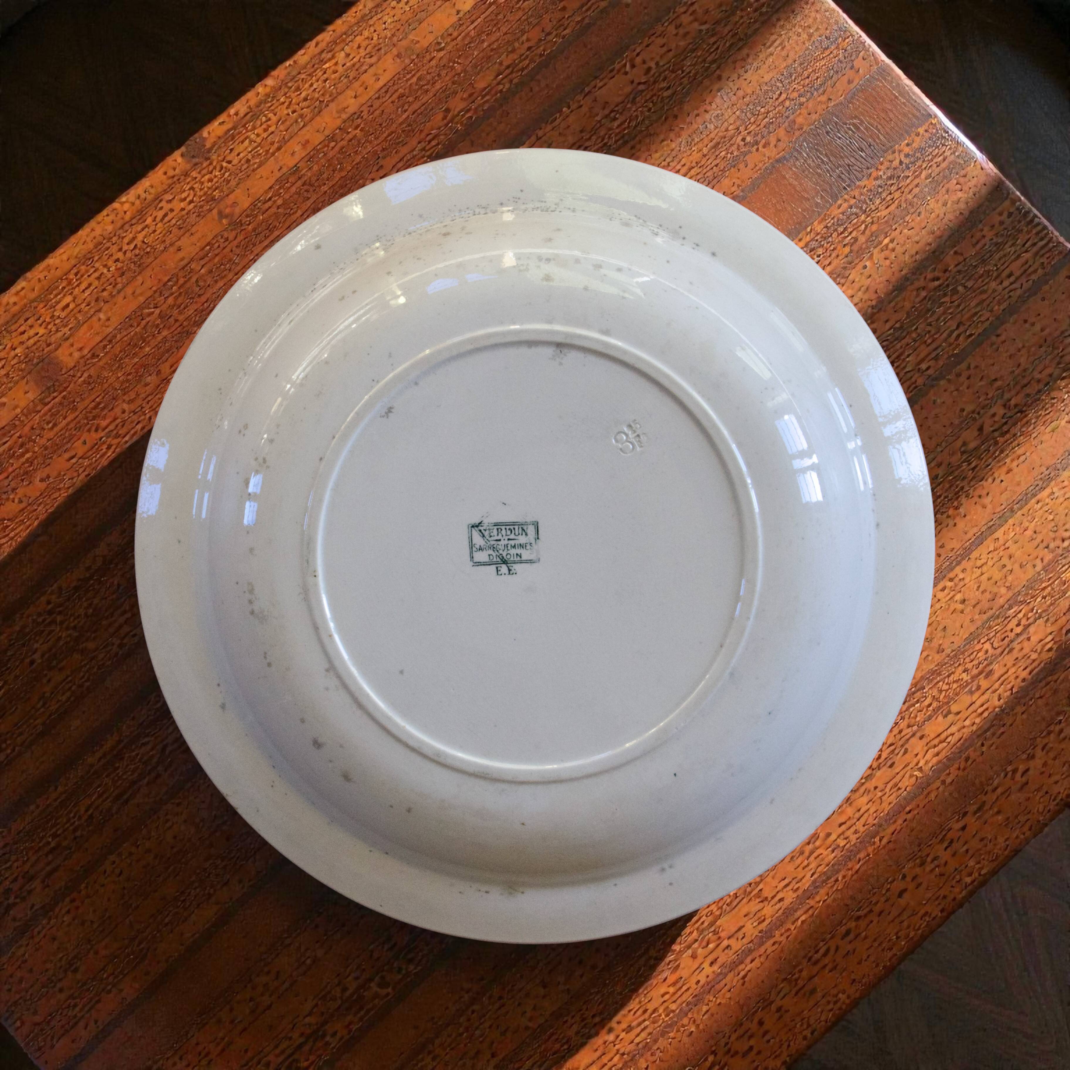 Large deep salad bowl from the 19th century, ironstone, signed Sarreguemines "Verdun".