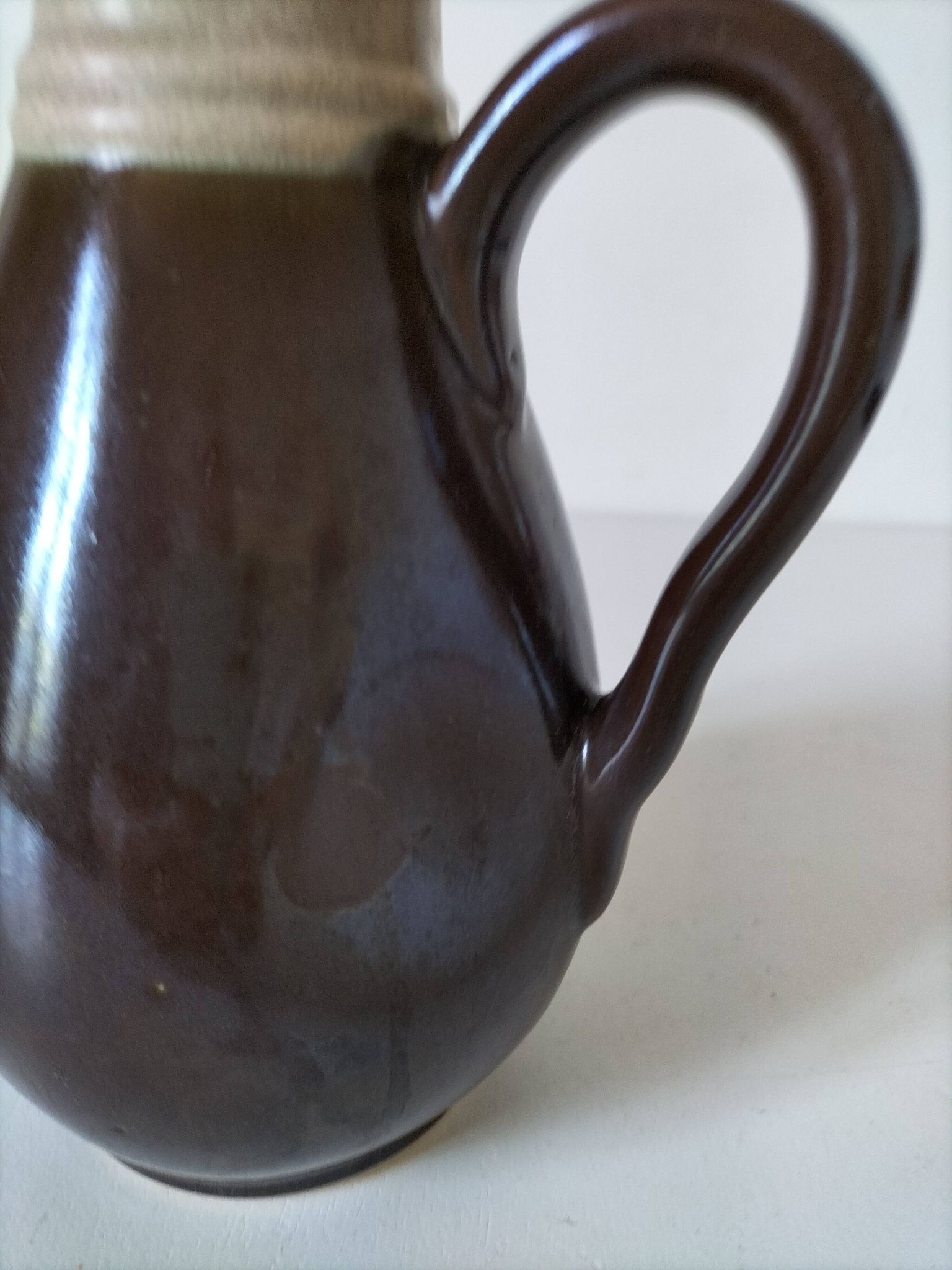 Two-tone stoneware jug model 424