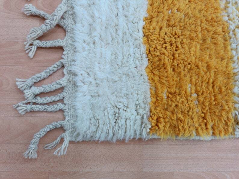 Berber rug in pure wool size 150 x 250 cm
