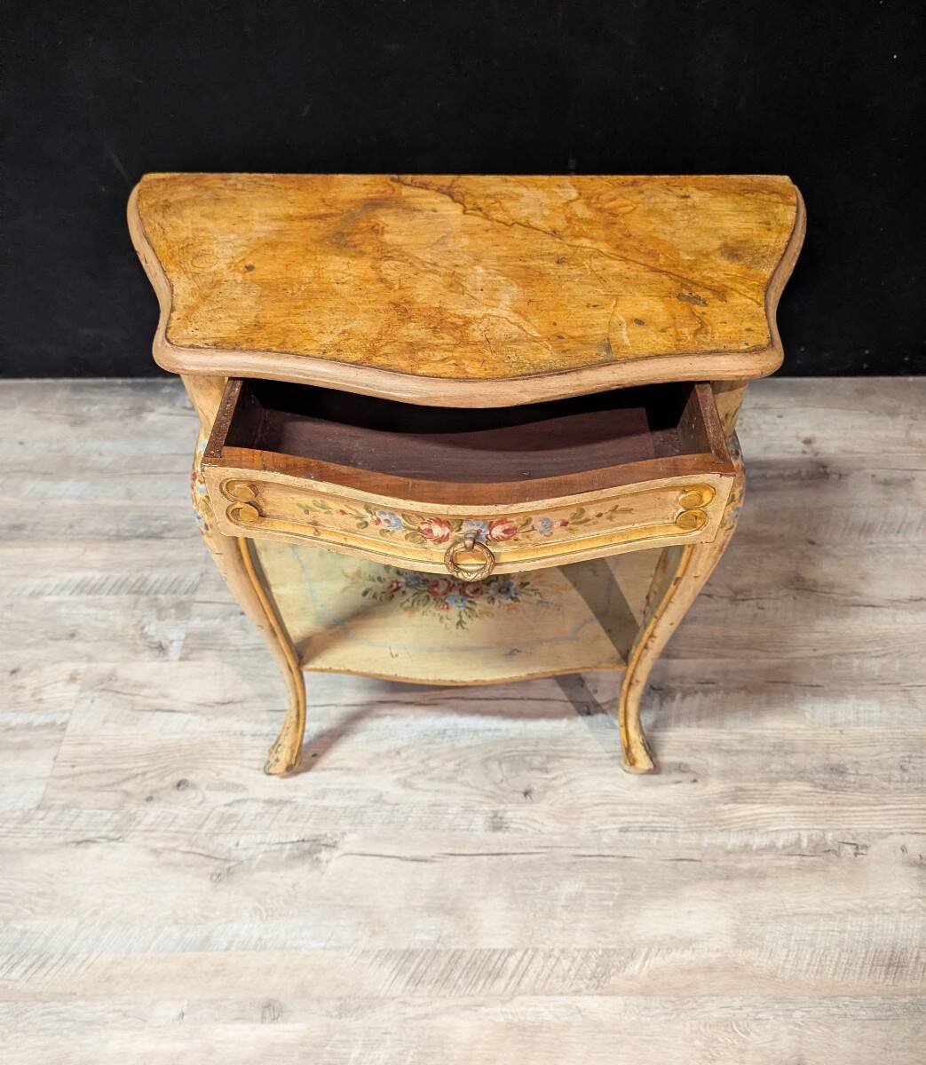 Pair of Italian painted bedside tables in Louis XV style